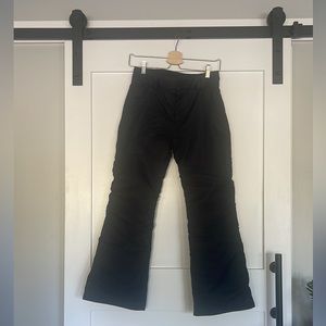 Boys Volcom large 12Y snow ski pant. In black.